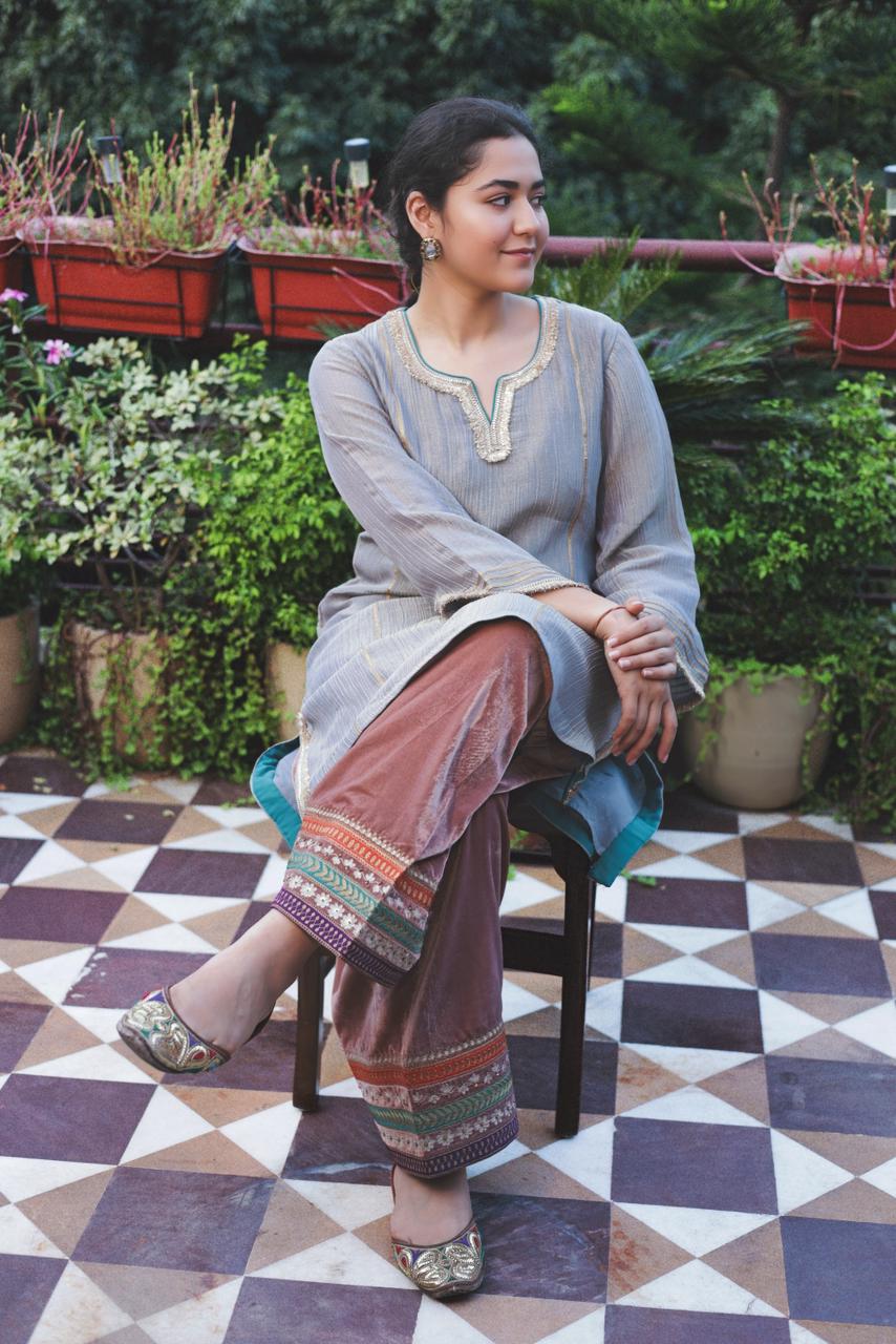 Embroidered Grey Tissue Kurta Paired With Velvet Farshi Pants