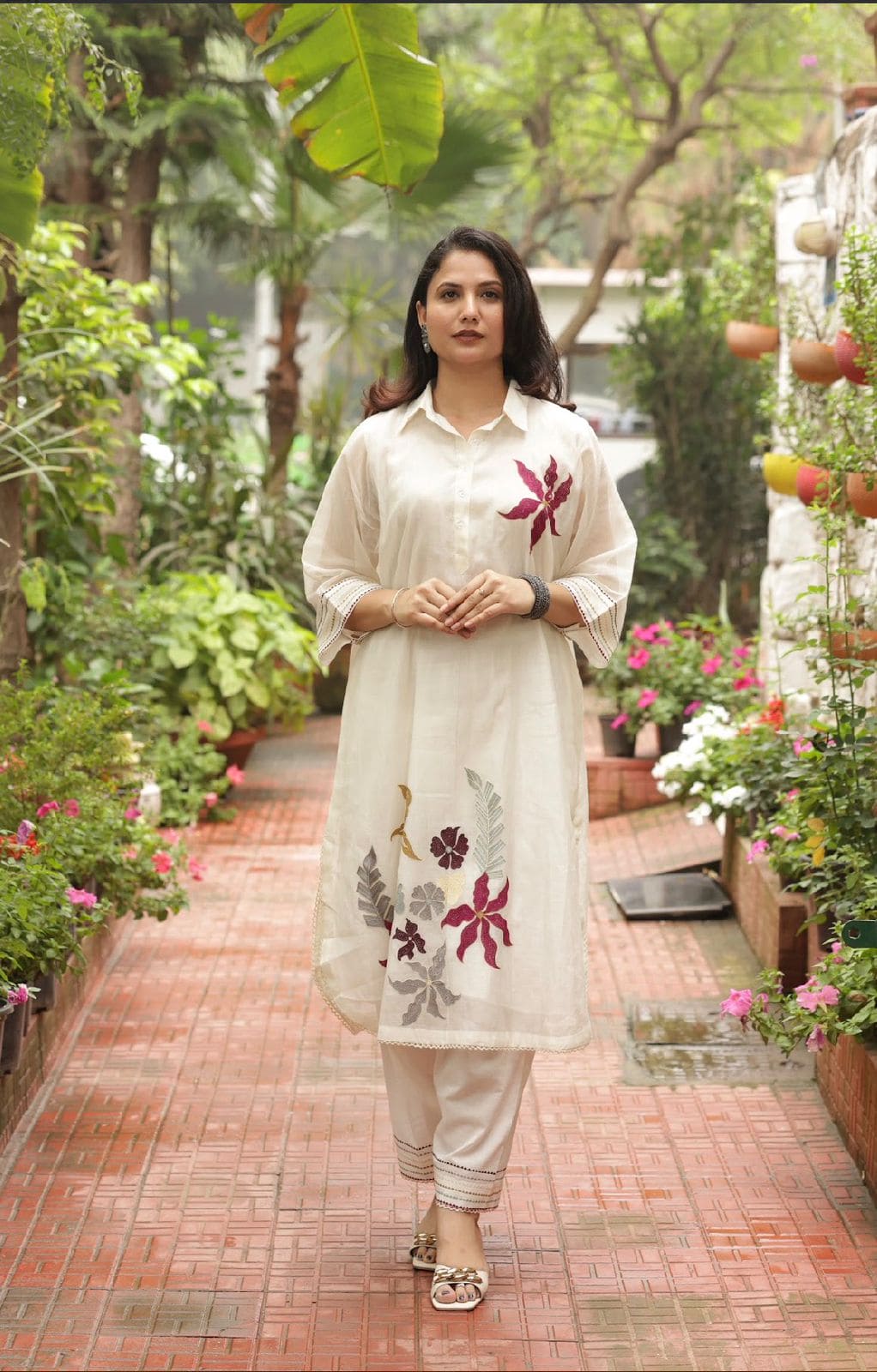 Floral collared kaftan outfit