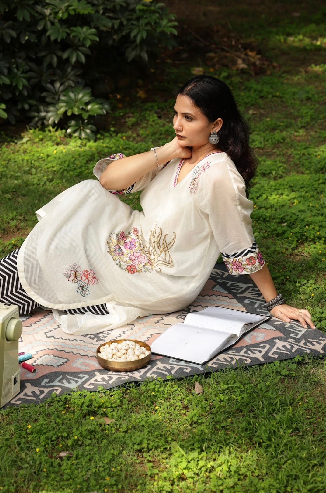 Off white mirror kaftan with zigzag b/w Pakistani salwar